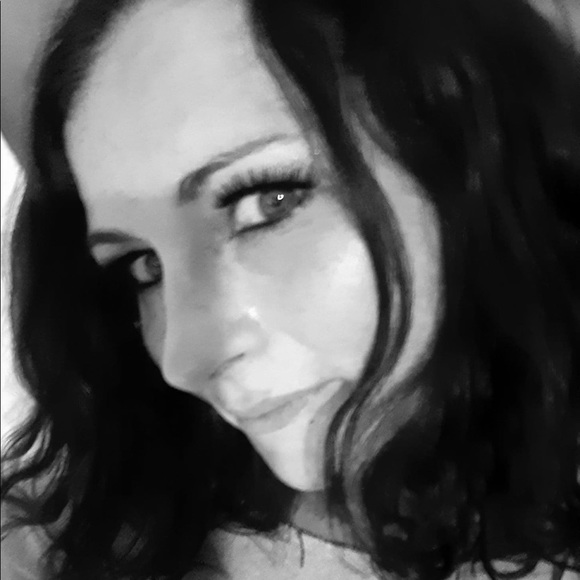 Meet your Posher, Krystal - Picture 3 of 6